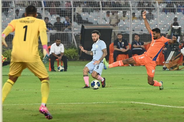 KOLKATA, INDIA - OCTOBER 6: Akash Mishra of India blocks an attempt by Uruguay player during FIFA International Friendly, Länderspiel, Nationalmannschaft match at Vivekananda Yuva Bharati Stadium on October 6, 2026 in Kolkata, India. (Photo by Samir Jana Hindustan Times) India Vs Uruguay FIFA International Friendly Match At Salt Lake Stadium Kolkata