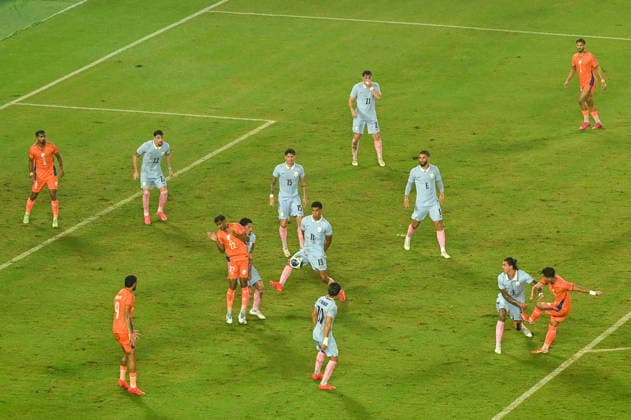 KOLKATA, INDIA - OCTOBER 6: Indian players in action against Uruguay during FIFA International Friendly, Länderspiel, Nationalmannschaft match at Vivekananda Yuva Bharati Stadium on October 6, 2026 in Kolkata, India. (Photo by Samir Jana Hindustan Times) India Vs Uruguay FIFA International Friendly Match At Salt Lake Stadium Kolkata