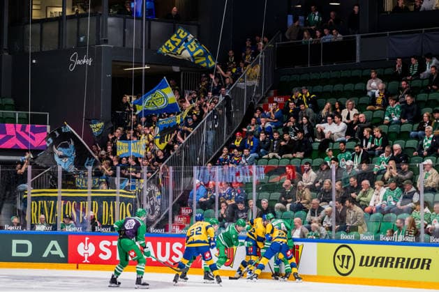 261006 Audience during the CHL game between Rögle and Davos on October 6, 2026 in Ängelholm. Photo: Niclas Jönsson BILDBYRAN COP 273 NO0449 ishockey Ice hockey, Eishockey chl champions hockey league rögle davos rögle bbeng publik Copyright: NICLASxJÖNSSON BB261006NO020
