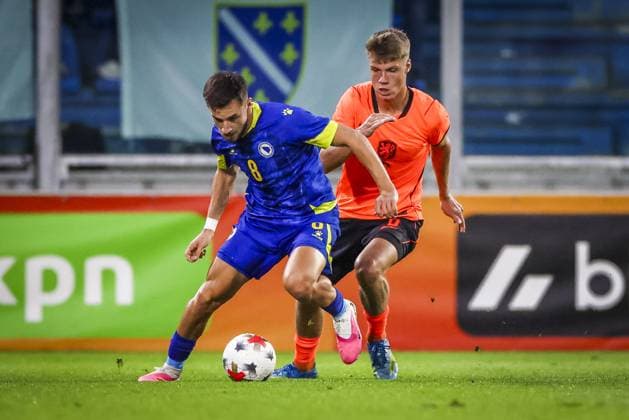 DOETINCHEM , 06-10-2026 , Stadion De Vijverberg , season 2026 2027 , EURO U21, U 21 Qualification football , match between Netherlands U21 and Bosnia and Herzegovina U21 , picture shows Bosnia and Herzegovina player Anes Krdzalic and Netherlands player Sean Steur Netherlands U21 - Bosnia and Herzegovina U21  x207981078x Copyright: