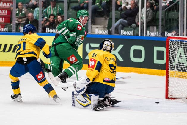 261006 Tinus Luc Koblar of Rögle celebrates after 2-0 during the CHL game between Rögle and Davos on October 6, 2026 in Ängelholm. Photo: Niclas Jönsson BILDBYRAN COP 273 NO0449 ishockey Ice hockey, Eishockey chl champions hockey league rögle davos rögle bbeng jubel celebrates Copyright: NICLASxJÖNSSON BB261006NO021