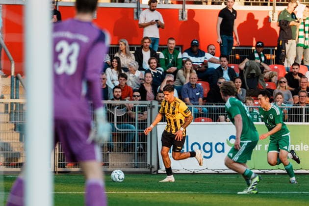 Flanke, Aktion von Fabio Torsiello (Alemannia Aachen, 17), Deutschland, Fußball, Herren - Mittelrheinpokal (FVM) Saison 2026 2027, 2. Runde: SV Grün - Weiß Brauweiler vs TSV Alemannia Aachen (Ulrich - Haberland - Stadion, Leverkusen) Copyright: xThiemoxRudolphx