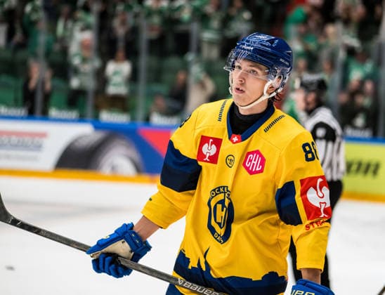 261006 Tim Minder of Davos looks dejected after 2-0 during the CHL game between Rögle and Davos on October 6, 2026 in Ängelholm. Photo: Niclas Jönsson BILDBYRAN COP 273 NO0449 ishockey Ice hockey, Eishockey chl champions hockey league rögle davos rögle bbeng depp Copyright: NICLASxJÖNSSON BB261006NO023