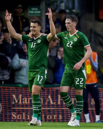 2027 UEFA Under 21 European Qualifier, Munster FA Turner s Cross, Cork 6 10 2026 Republic of Ireland vs England Ireland s Tommy Lonergan celebrates with Oisin Gallagher after he scores his sides 1st goal of the match Tommy Lonergan celebrates with Oisin Gallagher after he scores his sides 1st goal of the match 6 10 2026  Copyright: xx AC010363
