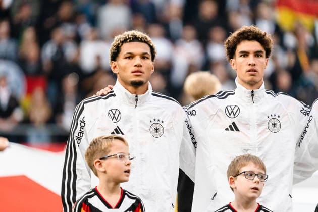 Deutschland: U21, U 21 EM-Qualifikation 2026 2027, Deutschland U21 vs. Georgien U21, Nationalmannschaft, DFB Länderspiel Dienstag 27.03.2026, Schüco Arena, Bielefeld Paris Brunner Noah Darvich Nationalhymne Copyright: xCelinaxLeiersx