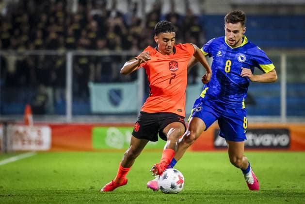 DOETINCHEM , 06-10-2026 , Stadion De Vijverberg , season 2026 2027 , EURO U21, U 21 Qualification football , match between Netherlands U21 and Bosnia and Herzegovina U21 , picture shows Netherlands player Ayoub Oufkir and Bosnia and Herzegovina player Anes Krdzalic Netherlands U21 - Bosnia and Herzegovina U21  x207981311x Copyright: