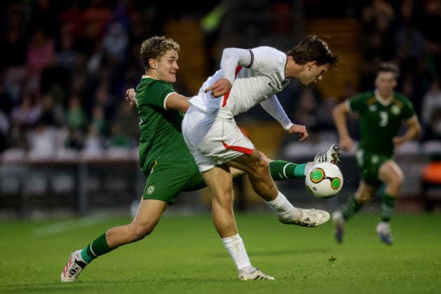 2027 UEFA Under 21 European Qualifier, Munster FA Turner s Cross, Cork 6 10 2026 Republic of Ireland vs England England s Sydie Peck is tackled by Ireland s Jacob Devaney Sydie Peck is tackled by Jacob Devaney 6 10 2026  Copyright: xx AC010506