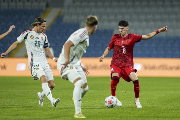 Turkiye U21, U 21 v Hungary U21 - UEFA European Under-21 ISTANBUL, TURKIYE - OCTOBER 6: Baran Ali Gezek (8) of Turkiye in action against Mate Tuboly (20) of Hungary during the UEFA European Under-21 Championship qualifiers Group H match between Turkiye and Hunagry at Basaksehir Fatih Terim Stadium in Istanbul, Turkiye, on October 6, 2026. Arife Karakum Anadolu Istanbul Turkey. Editorial use only. Please get in touch for any other usage.  Copyright: x2026xAnadoluxArifexKarakumx