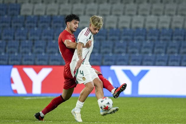 Turkiye U21, U 21 v Hungary U21 - UEFA European Under-21 ISTANBUL, TURKIYE - OCTOBER 6: Yigit Efe Demir (L) of Turkiye in action against Adam Szamosi (R) of Hungary during the UEFA European Under-21 Championship qualifiers Group H match between Turkiye and Hunagry at Basaksehir Fatih Terim Stadium in Istanbul, Turkiye, on October 6, 2026. Arife Karakum Anadolu Istanbul Turkey. Editorial use only. Please get in touch for any other usage.  Copyright: x2026xAnadoluxArifexKarakumx