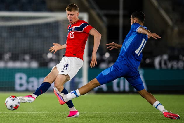 261006 Rasmus Holten of Norway during the UEFA European Under-21 Qualifier football match between Norway and Israel on October 6, 2026 in Stavanger. Photo: Marius Simensen BILDBYRAN COP 238 bbeng em kvalifisering football fotball fotboll israel norge norway soccer U21, U 21 UEFA EURO, EM, Europameisterschaft,Fussball under-21 qualifiers Copyright: MARIUSxSIMENSEN BB261006BB670