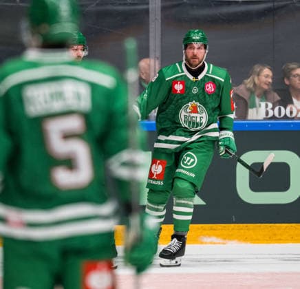 261006 Linus Sandin of Rögle celebrates after 3-0 during the CHL game between Rögle and Davos on October 6, 2026 in Ängelholm. Photo: Niclas Jönsson BILDBYRAN COP 273 NO0449 ishockey Ice hockey, Eishockey chl champions hockey league rögle davos rögle bbeng jubel celebrates Copyright: NICLASxJÖNSSON BB261006NO036
