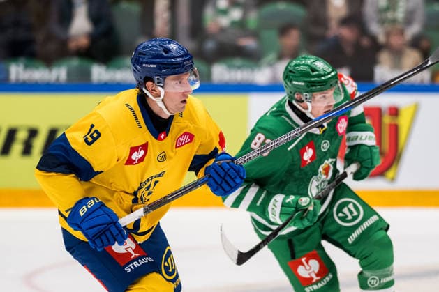 261006 Adam Tambellini of Davos during the CHL game between Rögle and Davos on October 6, 2026 in Ängelholm. Photo: Niclas Jönsson BILDBYRAN COP 273 NO0449 ishockey Ice hockey, Eishockey chl champions hockey league rögle davos rögle bbeng ishockey ice hockey chl champions hockey league rögle davos rögle bbeng Copyright: NICLASxJÖNSSON BB261006NO037