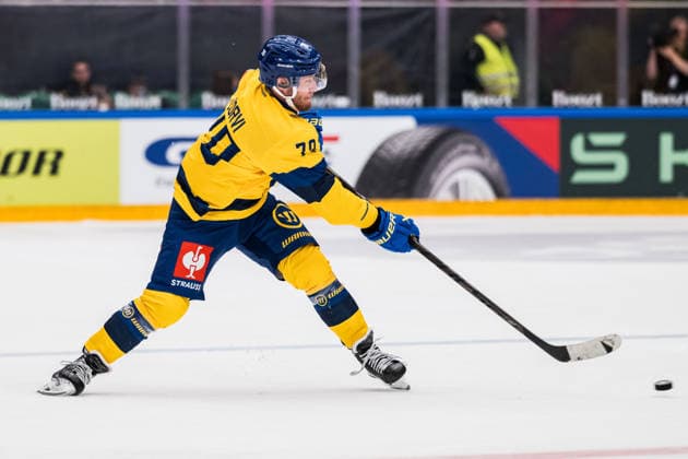 261006 Enzo Corvi of Davos during the CHL game between Rögle and Davos on October 6, 2026 in Ängelholm. Photo: Niclas Jönsson BILDBYRAN COP 273 NO0449 ishockey Ice hockey, Eishockey chl champions hockey league rögle davos rögle bbeng ishockey ice hockey chl champions hockey league rögle davos rögle bbeng Copyright: NICLASxJÖNSSON BB261006NO038