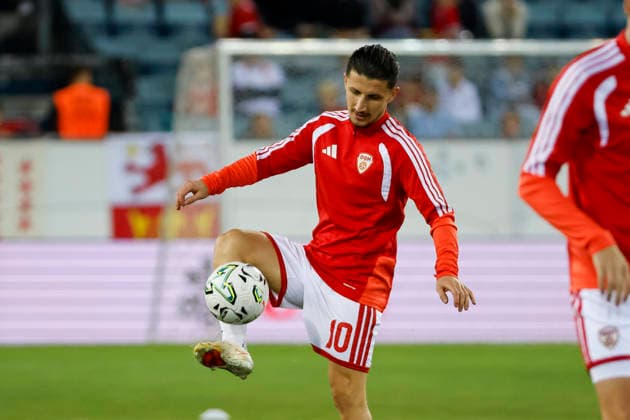 Enis Bardhi (Nordmazedonien, 10) beim Aufwärmen vor Spielbeginn , Schweiz, UEFA , Nations League, Matchday 4, Schweiz vs. Nordmazedonien, 06.10.2026, Luzern Swissporarena Schweiz Copyright: xGrantxHubbsx
