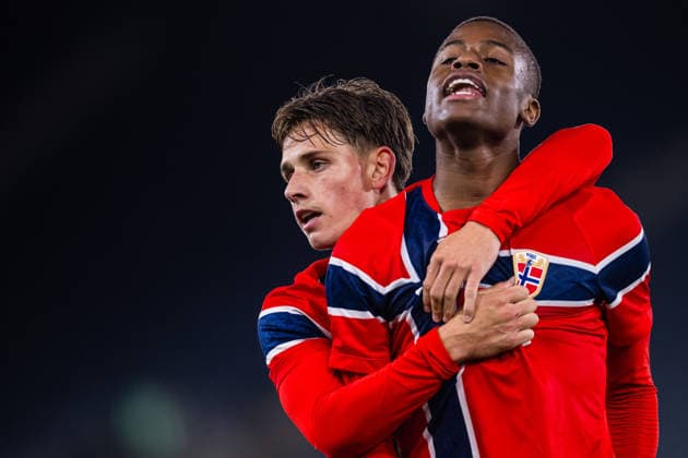 261006 Tobias Saliou Moi SÃ ne of Norway celebrates with Oliver Johansen Braude after scoring the 1-1 goal during the UEFA European Under-21 Qualifier football match between Norway and Israel on October 6, 2026 in Stavanger. Photo: Marius Simensen BILDBYRAN COP 238 bbeng em kvalifisering football fotball fotboll israel jubel norge norway soccer U21, U 21 UEFA EURO, EM, Europameisterschaft,Fussball under-21 qualifiers Copyright: MARIUSxSIMENSEN BB261006BB760