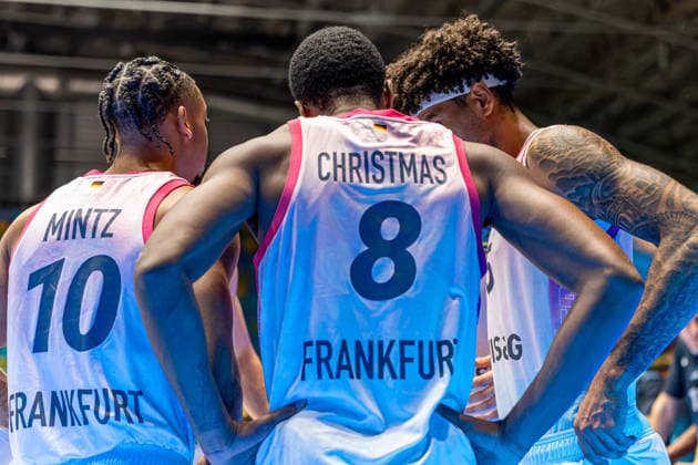 FRANKFURT AM MAIN, GERMANY - OCTOBER 6: Judah Mintz (Skyliners Frankfurt, 10), William Christmas (Skyliners Frankfurt, 8) and Roman Bedime (Skyliners Frankfurt, 35) during the BKT EuroCup 2026 27, match between Frankfurt Skyliners vs. BC Siauliai at Suewag Energie Arena on October 6, 2026 in Frankfurt am Main, Germany. Hessen Germany Copyright: xBEAUTIFULxSPORTS Freudensteinx