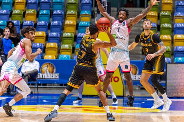 FRANKFURT AM MAIN, GERMANY - OCTOBER 6: Selim Fofana (BC Siauliai, 7) with ball during the BKT EuroCup 2026 27, match between Frankfurt Skyliners vs. BC Siauliai at Suewag Energie Arena on October 6, 2026 in Frankfurt am Main, Germany. Hessen Germany Copyright: xBEAUTIFULxSPORTS Freudensteinx