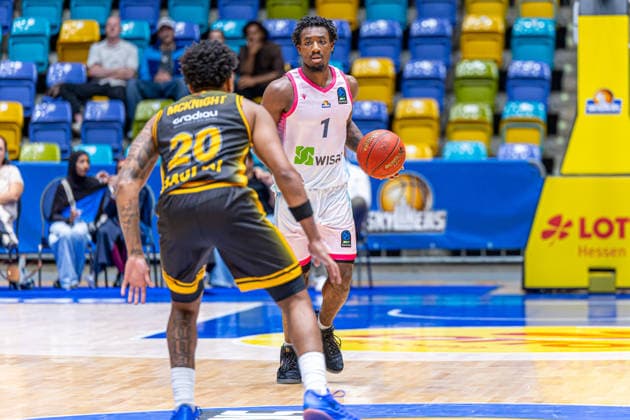 FRANKFURT AM MAIN, GERMANY - OCTOBER 6: Isaiah Swope (Skyliners Frankfurt, 1) with ball against Dayvion McKnight (BC Siauliai, 20) during the BKT EuroCup 2026 27, match between Frankfurt Skyliners vs. BC Siauliai at Suewag Energie Arena on October 6, 2026 in Frankfurt am Main, Germany. Hessen Germany Copyright: xBEAUTIFULxSPORTS Freudensteinx