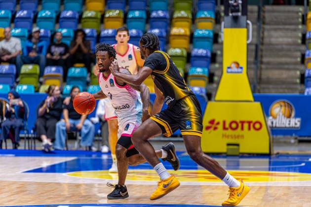 FRANKFURT AM MAIN, GERMANY - OCTOBER 6: Isaiah Swope (Skyliners Frankfurt, 1) with ball during the BKT EuroCup 2026 27, match between Frankfurt Skyliners vs. BC Siauliai at Suewag Energie Arena on October 6, 2026 in Frankfurt am Main, Germany. Hessen Germany Copyright: xBEAUTIFULxSPORTS Freudensteinx