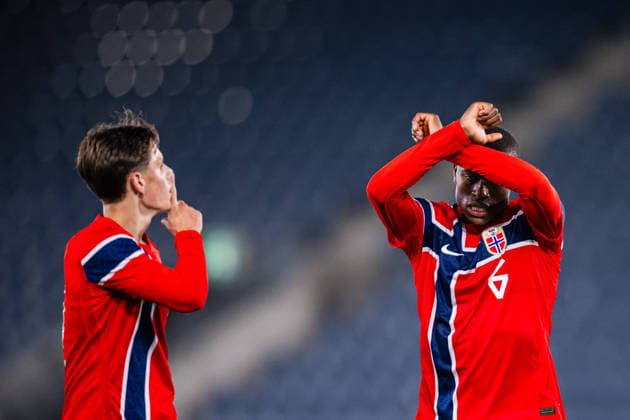 261006 Tobias Saliou Moi SÃ ne of Norway celebrates with Oliver Johansen Braude after scoring the 1-1 goal during the UEFA European Under-21 Qualifier football match between Norway and Israel on October 6, 2026 in Stavanger. Photo: Marius Simensen BILDBYRAN COP 238 bbeng em kvalifisering football fotball fotboll israel jubel norge norway soccer U21, U 21 UEFA EURO, EM, Europameisterschaft,Fussball under-21 qualifiers Copyright: MARIUSxSIMENSEN BB261006BB765