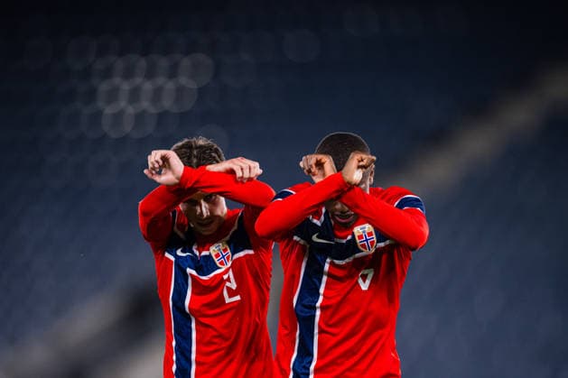 261006 Tobias Saliou Moi SÃ ne of Norway celebrates with Oliver Johansen Braude after scoring the 1-1 goal during the UEFA European Under-21 Qualifier football match between Norway and Israel on October 6, 2026 in Stavanger. Photo: Marius Simensen BILDBYRAN COP 238 bbeng em kvalifisering football fotball fotboll israel jubel norge norway soccer U21, U 21 UEFA EURO, EM, Europameisterschaft,Fussball under-21 qualifiers Copyright: MARIUSxSIMENSEN BB261006BB773