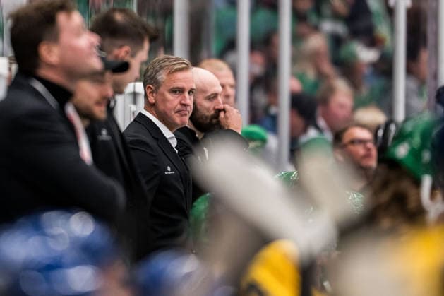 261006 Head coach Dan Tangnes of Rögle during the CHL game between Rögle and Davos on October 6, 2026 in Ängelholm. Photo: Niclas Jönsson BILDBYRAN COP 273 NO0449 ishockey Ice hockey, Eishockey chl champions hockey league rögle davos rögle bbeng ishockey ice hockey chl champions hockey league rögle davos rögle bbeng Copyright: NICLASxJÖNSSON BB261006NO046