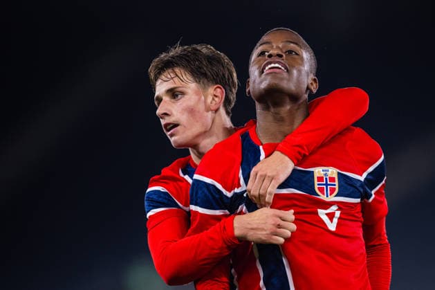 261006 Tobias Saliou Moi SÃ ne of Norway celebrates with Oliver Johansen Braude after scoring the 1-1 goal during the UEFA European Under-21 Qualifier football match between Norway and Israel on October 6, 2026 in Stavanger. Photo: Marius Simensen BILDBYRAN COP 238 bbeng em kvalifisering football fotball fotboll israel jubel norge norway soccer U21, U 21 UEFA EURO, EM, Europameisterschaft,Fussball under-21 qualifiers Copyright: MARIUSxSIMENSEN BB261006BB777