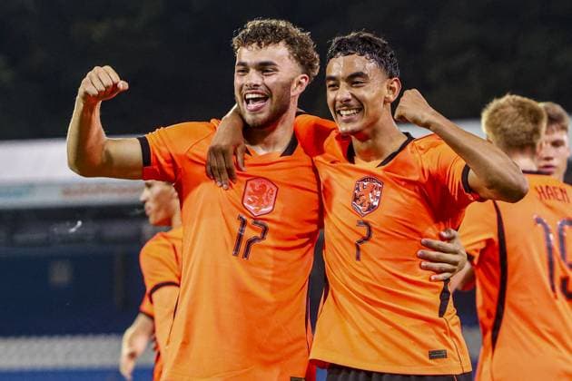 DOETINCHEM - Aymen Sliti of the Netherlands U21, U 21 celebrates his team s first goal with his teammates during the European Championship, EM, Europameisterschaft Qualifier (Under 21) match between the Netherlands U21 and Bosnia and Herzegovina U21 at Stadion de Vijverberg on 06 October 2026 in Doetinchem, the Netherlands. WART BRINKERHOF ANP Europees Kampioenschap (Onder 21) 2026 27 xVIxANPxSportx xMarcelxterxBalsxIVx 571696188 originalFilename: 571696188.jpg