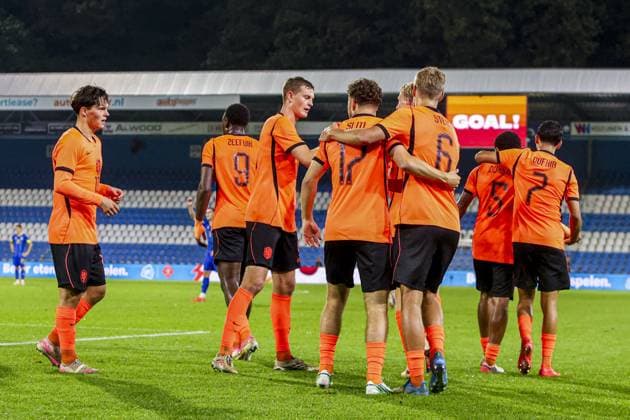 DOETINCHEM - Aymen Sliti of the Netherlands U21, U 21 celebrates his team s first goal with his teammates during the European Championship, EM, Europameisterschaft Qualifier (Under 21) match between the Netherlands U21 and Bosnia and Herzegovina U21 at Stadion de Vijverberg on 06 October 2026 in Doetinchem, the Netherlands. WART BRINKERHOF ANP Europees Kampioenschap (Onder 21) 2026 27 xVIxANPxSportx xMarcelxterxBalsxIVx 571696192 originalFilename: 571696192.jpg