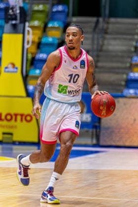 FRANKFURT AM MAIN, GERMANY - OCTOBER 6: Judah Mintz (Skyliners Frankfurt, 10) with ball during the BKT EuroCup 2026 27, match between Frankfurt Skyliners vs. BC Siauliai at Suewag Energie Arena on October 6, 2026 in Frankfurt am Main, Germany. Hessen Germany Copyright: xBEAUTIFULxSPORTS Freudensteinx