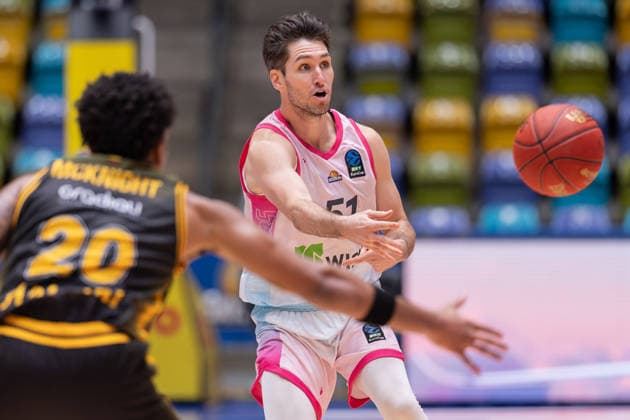 Frankfurt Skyliners - Siauliai Basketball, BKT EuroCup Ryan Arcidiacono (Skyliners, 51) gegen Dayvion McKnight (BC Siauliai, 20). Spiel des BKT EuroCups zwischen den Frankfurt Skyliners und Siauliai Basketball am 6. Oktober 2026 in der Süwag Energie ARENA in Frankfurt am Main., Frankfurt am Main Hessen Deutschland Süwag Energie ARENA