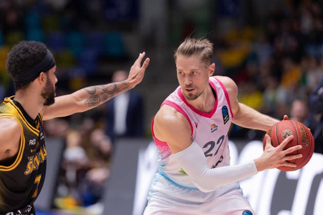 Frankfurt Skyliners - Siauliai Basketball, BKT EuroCup Thomas Klepeisz (Skyliners, 22) gegen Selim Fofana (BC Siauliai, 7). Spiel des BKT EuroCups zwischen den Frankfurt Skyliners und Siauliai Basketball am 6. Oktober 2026 in der Süwag Energie ARENA in Frankfurt am Main., Frankfurt am Main Hessen Deutschland Süwag Energie ARENA