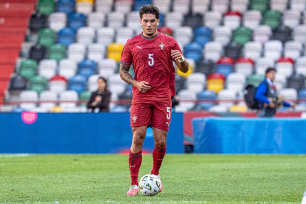 LEIRIA, PORTUGAL - OCTOBER 06: Gonçalo Oliveira (Portugal) with the ball during the UEFA EURO, EM, Europameisterschaft,Fussball U21, U 21 Qualifying Round matchday 13 between Portugal and Czechia at Estádio Municipal de Leiria on October 06, 2026 in Leiria, Portugal. Copyright: xCatiaxSilvax Sportspressphoto_SPR247157
