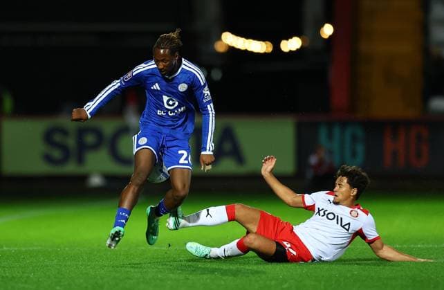 Woyo Coulibaly of Leicester City and Phoenix Patterson of Stevenage Stevenage v Leicester City, EFL Jersey Mike s Trophy, Football, Lamex Stadium, Stevenage, UK - 06 Oct 2026Stevenage Lamex Stadium United Kingdom  Copyright: xMichaelxZemanek Shutterstockx 17188813aj