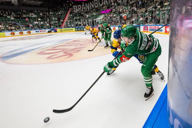 261006 Fredrik Olofsson of Rögle during the CHL game between Rögle and Davos on October 6, 2026 in Ängelholm. Photo: Niclas Jönsson BILDBYRAN COP 273 NO0449 ishockey Ice hockey, Eishockey chl champions hockey league rögle davos rögle bbeng ishockey ice hockey chl champions hockey league rögle davos rögle bbeng Copyright: NICLASxJÖNSSON BB261006NO050