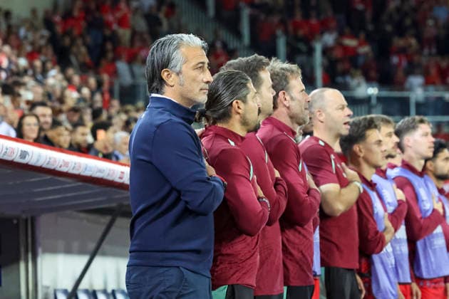 Murat Yakin (Schweiz, Trainer) bei der Hymne , Schweiz, UEFA , Nations League, Matchday 4, Schweiz vs. Nordmazedonien, 06.10.2026, Luzern Swissporarena Schweiz Copyright: xGrantxHubbsx