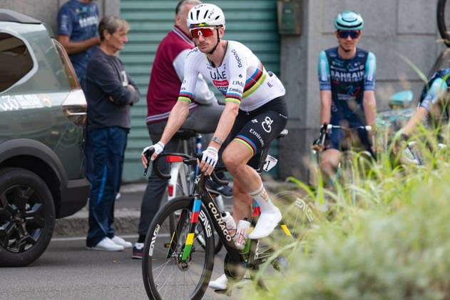 IPA89374867 - Brandon Mcnulty of UAE TEAM EMIRATES XRG at the start of the 2026 Tre Valli Varesine in Busto Arsizio, Italy, on October 6, 2026  Copyright: xSilviaxColombo IPAxSportx xx IPA89374867