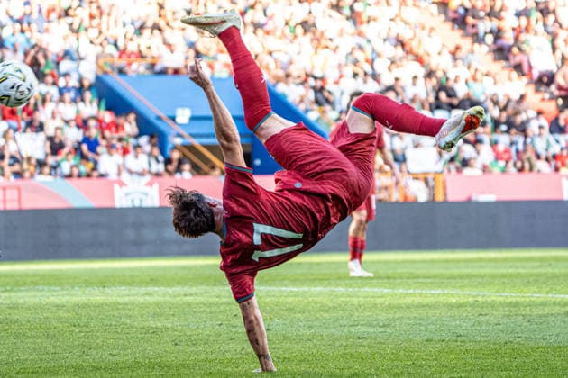 LEIRIA, PORTUGAL - OCTOBER 06: Afonso Moreira (Portugal) bicycle kick during the UEFA EURO, EM, Europameisterschaft,Fussball U21, U 21 Qualifying Round matchday 13 between Portugal and Czechia at Estádio Municipal de Leiria on October 06, 2026 in Leiria, Portugal. Copyright: xCatiaxSilvax Sportspressphoto_SPR247178