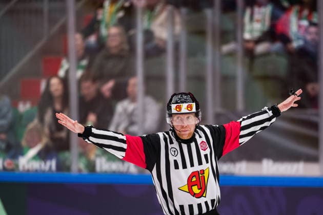 261006 Referee Mikael Holm during the CHL game between Rögle and Davos on October 6, 2026 in Ängelholm. Photo: Niclas Jönsson BILDBYRAN COP 273 NO0449 ishockey Ice hockey, Eishockey chl champions hockey league rögle davos rögle bbeng ishockey ice hockey chl champions hockey league rögle davos rögle bbeng Copyright: NICLASxJÖNSSON BB261006NO055