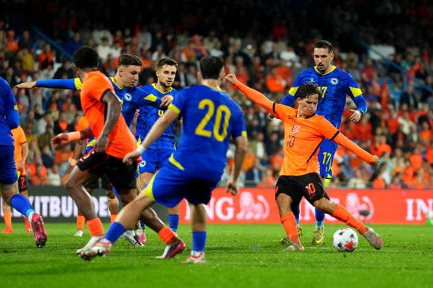 European Championship, EM, Europameisterschaft Qualifier: The Netherlands U21, U 21 v Bosnia and Herzegovina U21 Doetinchem - Thom van Bergen of The Netherlands U21 shoots during the eigth qualification round of the 2026 2027 European Championship Qualifier. The match is set between The Netherlands U21 and Bosnia and Herzegovina U21 at De Vijverberg on 6 October 2026 in Doetinchem, Netherlands. (Hero Images Yannick Verhoeven) Copyright: xYannickxVerhoevenx