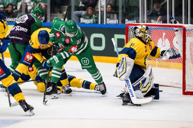 261006 Noah Grunenfelder of Davos and Fredrik Olofsson of Rögle during the CHL game between Rögle and Davos on October 6, 2026 in Ängelholm. Photo: Niclas Jönsson BILDBYRAN COP 273 NO0449 ishockey Ice hockey, Eishockey chl champions hockey league rögle davos rögle bbeng ishockey ice hockey chl champions hockey league rögle davos rögle bbeng Copyright: NICLASxJÖNSSON BB261006NO056