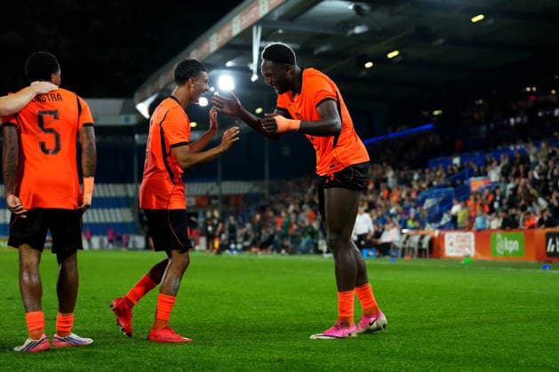 European Championship, EM, Europameisterschaft Qualifier: The Netherlands U21, U 21 v Bosnia and Herzegovina U21 Doetinchem - Lequincio Zeefuik of The Netherlands U21 celebrates scoring his team s second goal (2-0) with Ayoub Oufkir of The Netherlands U21 during the eigth qualification round of the 2026 2027 European Championship Qualifier. The match is set between The Netherlands U21 and Bosnia and Herzegovina U21 at De Vijverberg on 6 October 2026 in Doetinchem, Netherlands. (Hero Images Yannick Verhoeven) Copyright: xYannickxVerhoevenx