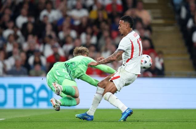 UEFA Nations League - England v Czechia LONDON, ENGLAND, OCTOBER 6: Lukas Hornicek of Czechia national team, Nationalteam tackles Morgan Rogers of England National Team during The UEFA Nations League match in Group A3 between England v Czechia at Wembley Stadium, London, England, on October 6. (Photo by Daniel Weir) London Wembley Stadium England Copyright: xDanielxWeir SportsxPressxPhotox Sportspressphoto_SPR247210