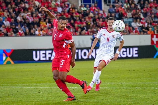 Fussball UEFA Nations League 2026 - 2027, 4. Spieltag - Schweiz vs Nordmazedonien - Thermoplan Arena (Luzern): Manuel Akanji (Schweiz, 5) Elmin Rastoder (Nordmazedonien, 11) Copyright: xJOERANxSTEINSIEKx