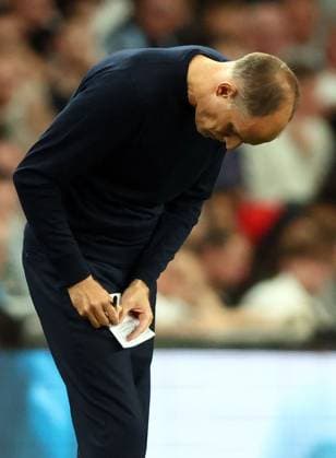 England manager Thomas Tuchel makes notes England v Czechia, UEFA Nations League, Football, Wembley Stadium, London, UK - 06 Oct 2026London Wembley Stadium United Kingdom  Copyright: xKieranxMcManus Shutterstockx 17188818w