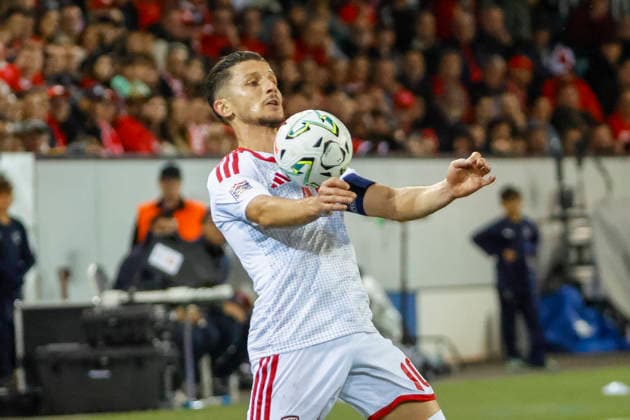Enis Bardhi (Nordmazedonien, 10) am Ball , Schweiz, UEFA , Nations League, Matchday 4, Schweiz vs. Nordmazedonien, 06.10.2026, Luzern Swissporarena Schweiz Copyright: xGrantxHubbsx