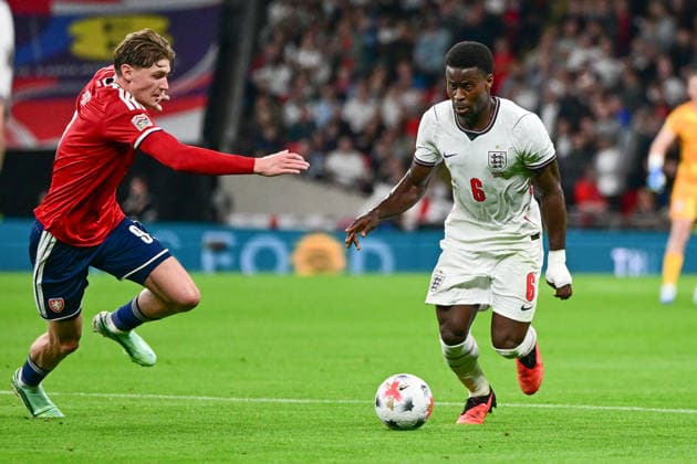 England v Czechia, UEFA Nations League England defender Marc Guehi (6) under pressure from Czechia forward Ryan Naderi (9) during the UEFA Nations League match between England and Czechia at Wembley Stadium, London, UK on 6 October 2026. London Wembley Stadium Greater London UK Editorial use only , Copyright: xDennisxGoodwinx PSI-24957-0032