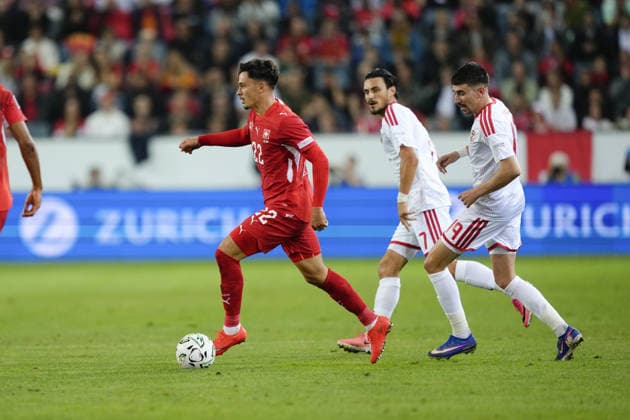 Luzern, Switzerland - October 06: Fabian Rieder (22 SUI) against Eljif Elmas (7 MKD) and Ljupche Doriev (19 MKD) during the UEFA Nations League match between Switzerland and North Macedonia at thermoplan arena on October 06, 2026 in Luzern, Switzerland. Copyright: xKjetilxWaberx xSPPx Sportspressphoto_SPR247240