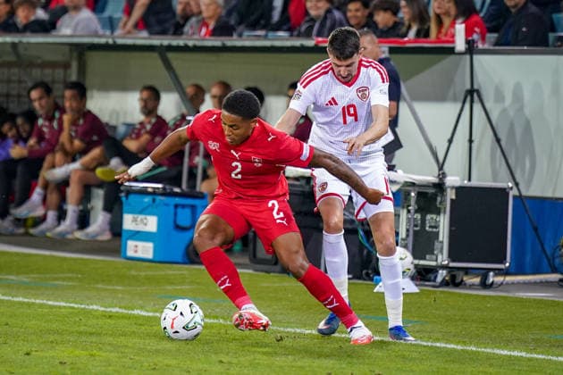 Fussball UEFA Nations League 2026 - 2027, 4. Spieltag - Schweiz vs Nordmazedonien - Thermoplan Arena (Luzern): Sascha Britschgi (Schweiz, 2) Ljupche Doriev (Nordmazedonien, 19) Copyright: xJOERANxSTEINSIEKx