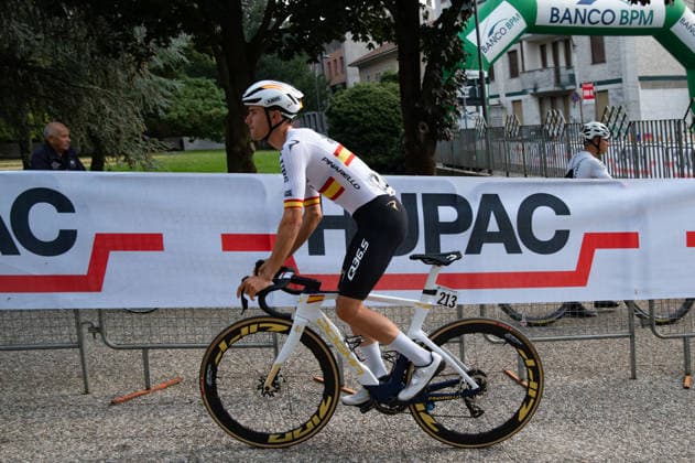 IPA89376382 - Marcel Camprubi Pijuan, PINARELLO Q36.5 PRO CYCLING TEAM, at the start of the 2026 Tre Valli Varesine in Busto Arsizio, Italy, on October 6, 2026  Copyright: xSilviaxColombo IPAxSportx xx IPA89376382